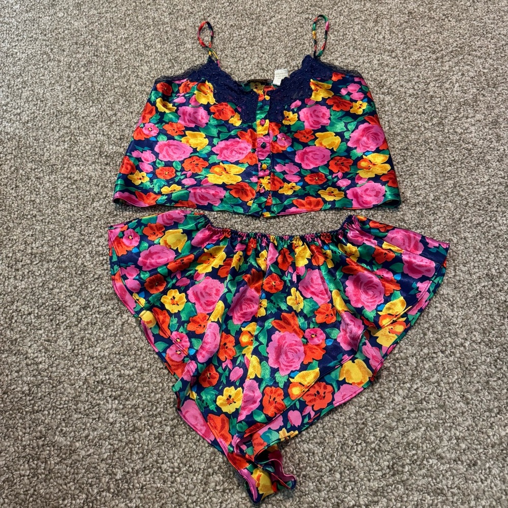 Vintage Colorful Floral Sleepwear